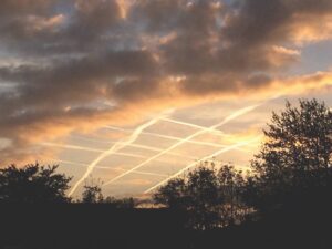 זה מטוס? זו ציפור? זה סופרמן? זו גופרית?