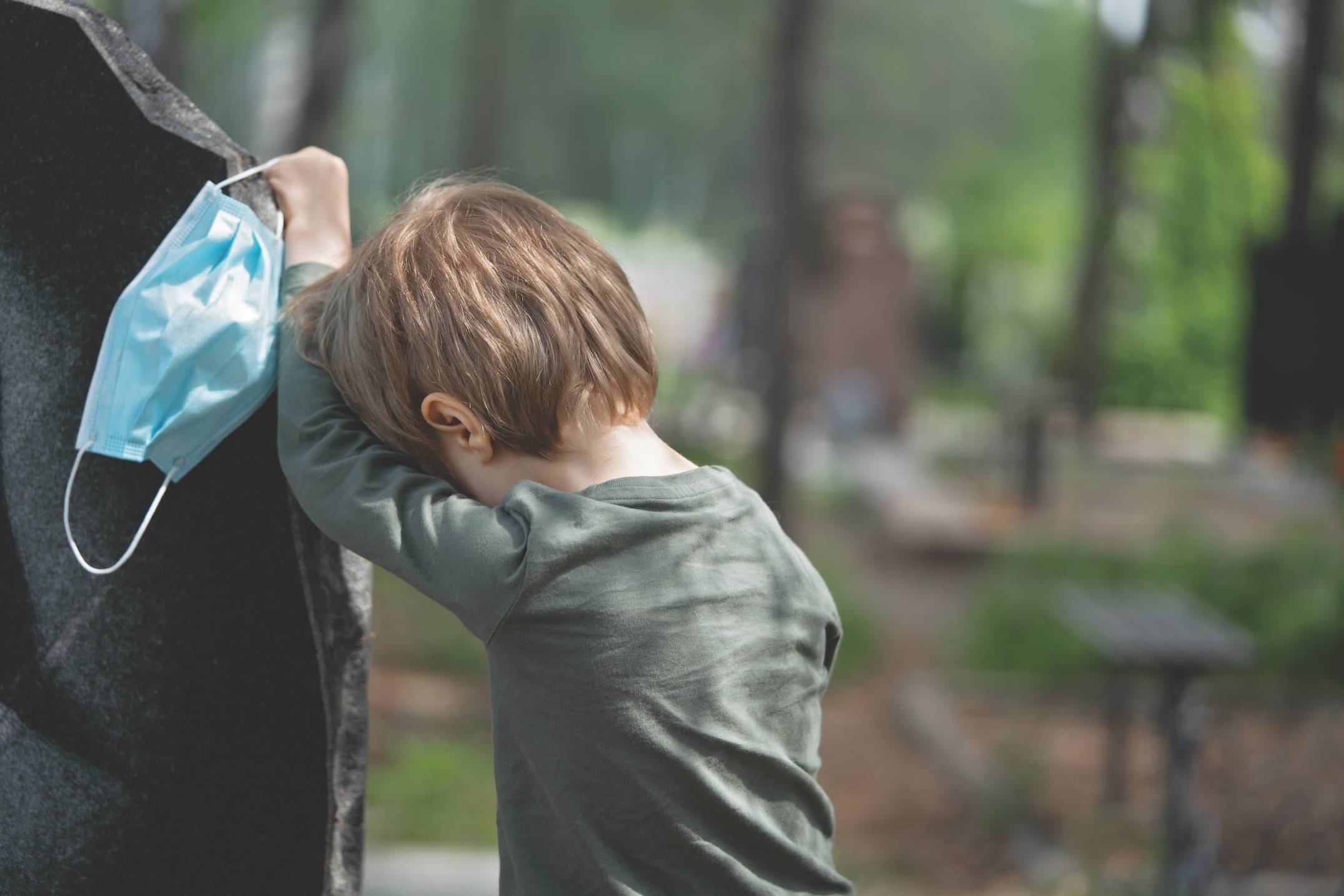 מלקקים את הפצעים, אוספים את הרסיסים