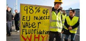 מלצר, יש ארסן בכוס שלי