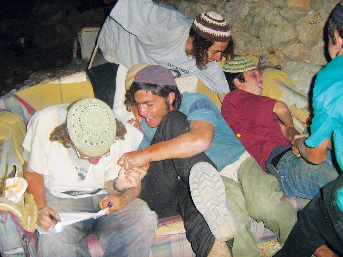 בן אוליאל וחבריו