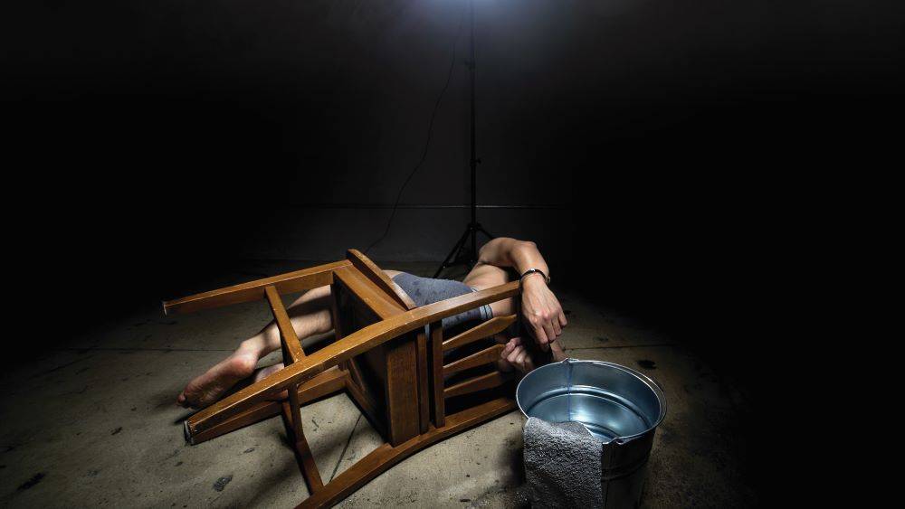 לא קדוש, כן מעונה