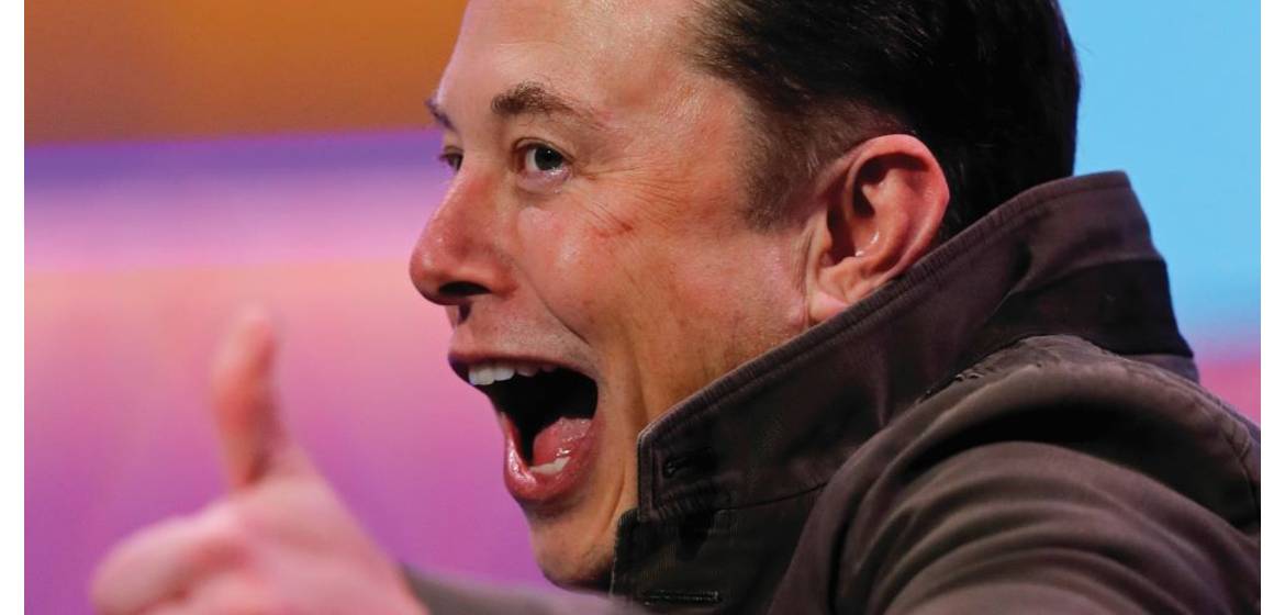 האביר השחור שולף אקדחים