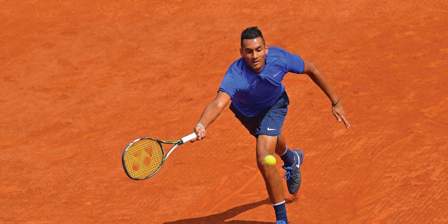 ניק קריוס משחק טניס